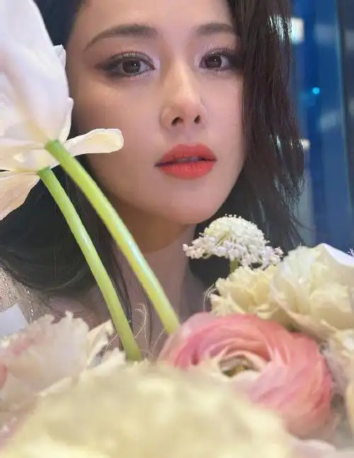 张馨予最新9015,潮汐精灵妆也太美了吧……|张馨予_新浪新闻