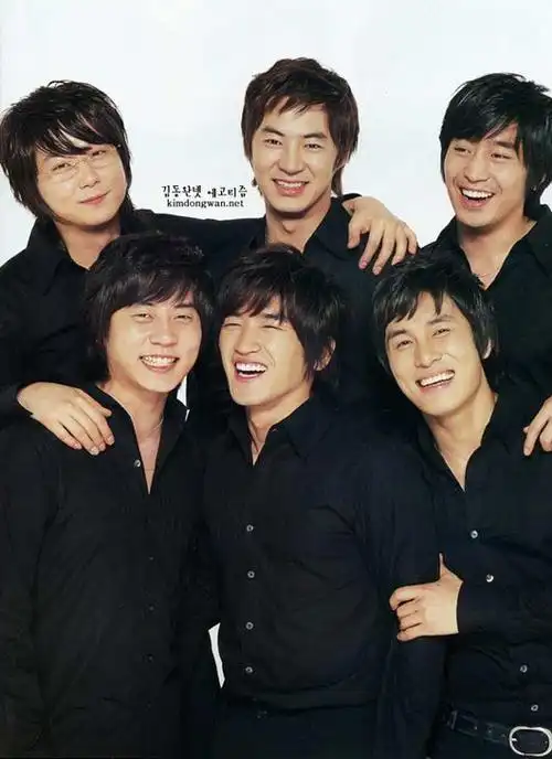 韩国人气组合神话时隔四年再聚首