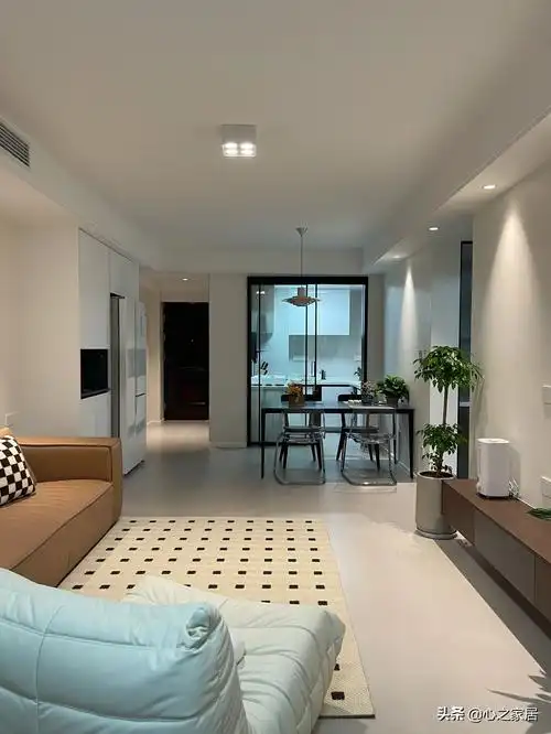 104㎡黑白配简约家装风格,装修普通颜值不普通,时尚大气够温馨