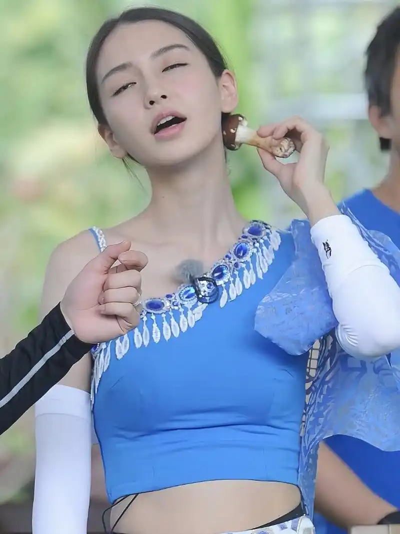 "跑男"上的杨颖,蘑菇也能带来欢乐.现在的"跑男"大不如前,不好看了.