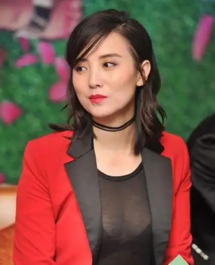 演员宋佳她的腰和臀让我们知道了什么才是性感动人