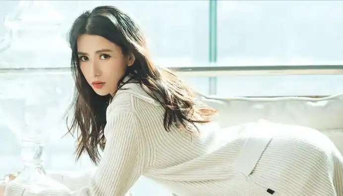 应采儿个人资料 "精明女人"为何不嫁向佐,转身选了家世一般的陈小春?