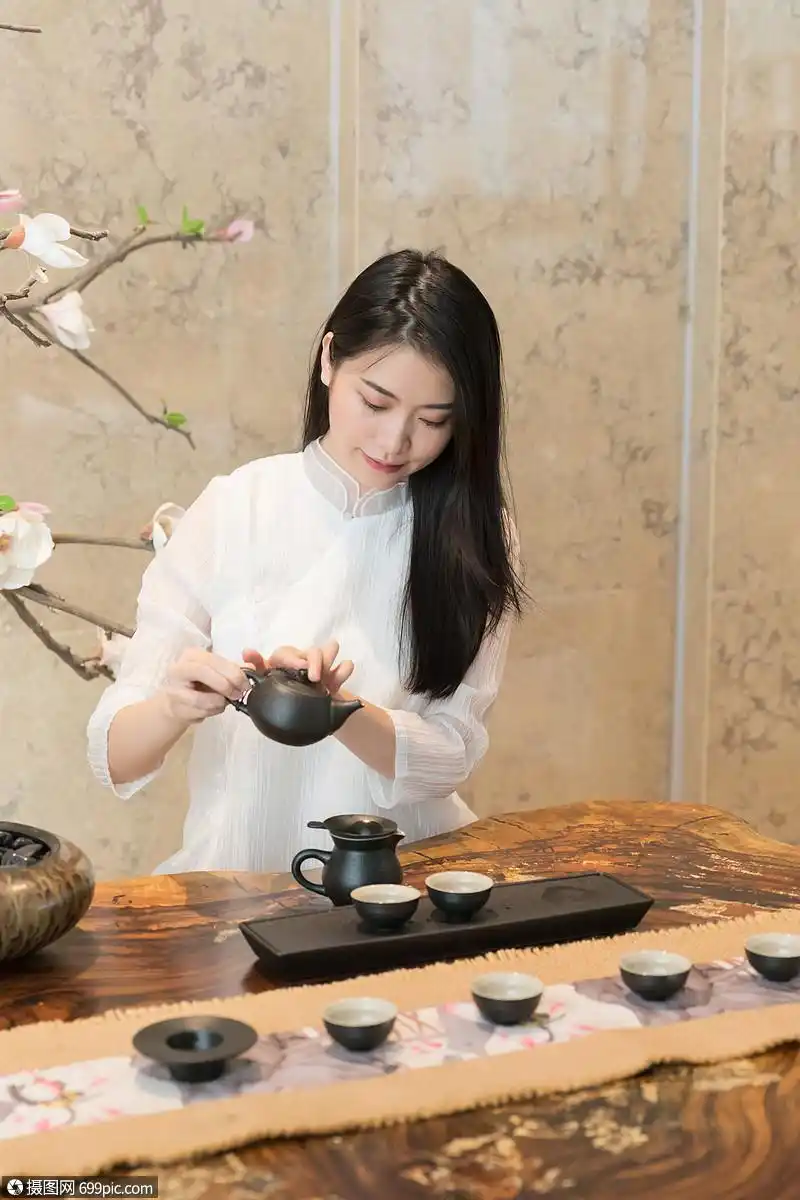 照片 人物情感 茶艺女性.jpg