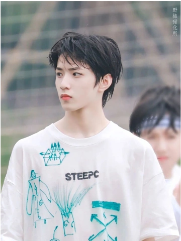 刘耀文:15岁就让人疯狂心动的男生