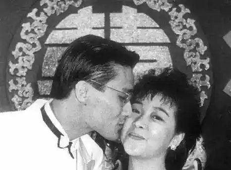 看完年轻时候的江嘉年你就知道梁家辉为啥会娶她