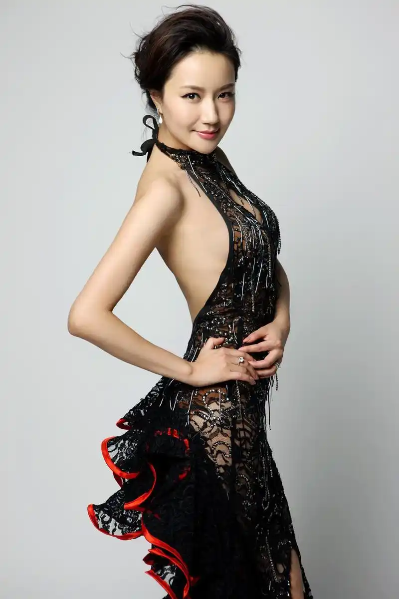 韩雨芹 --- 爱情事业双丰收 称好运是坚持的结果