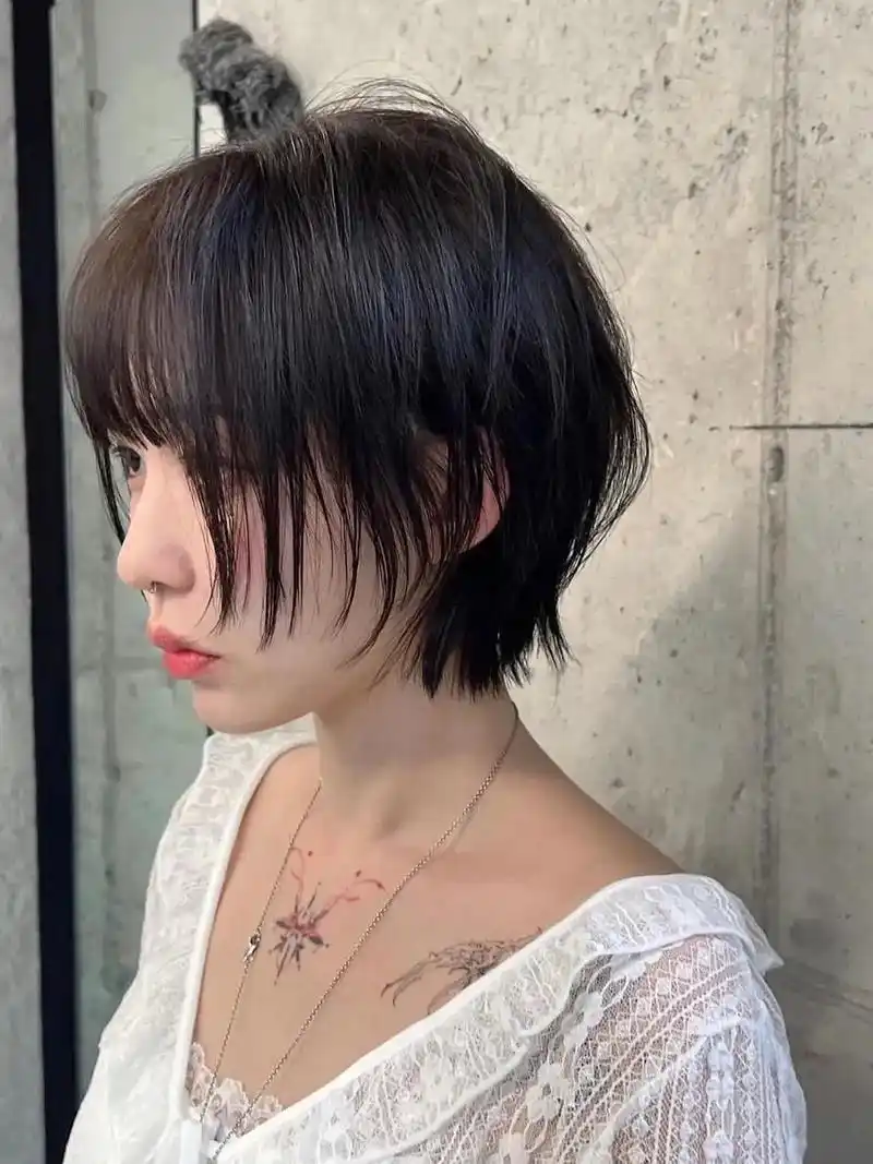 显脸小高级感层次短发787878.