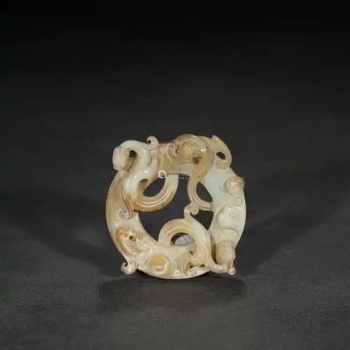 汉代:和田玉镂空雕螭龙玉璧