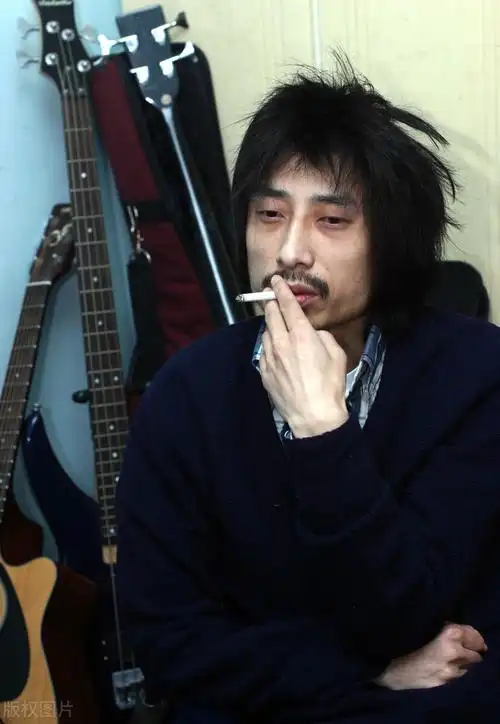 第四首:《向阳花》向阳花是由著名表演艺术家"孙海英"(谢天笑)老师