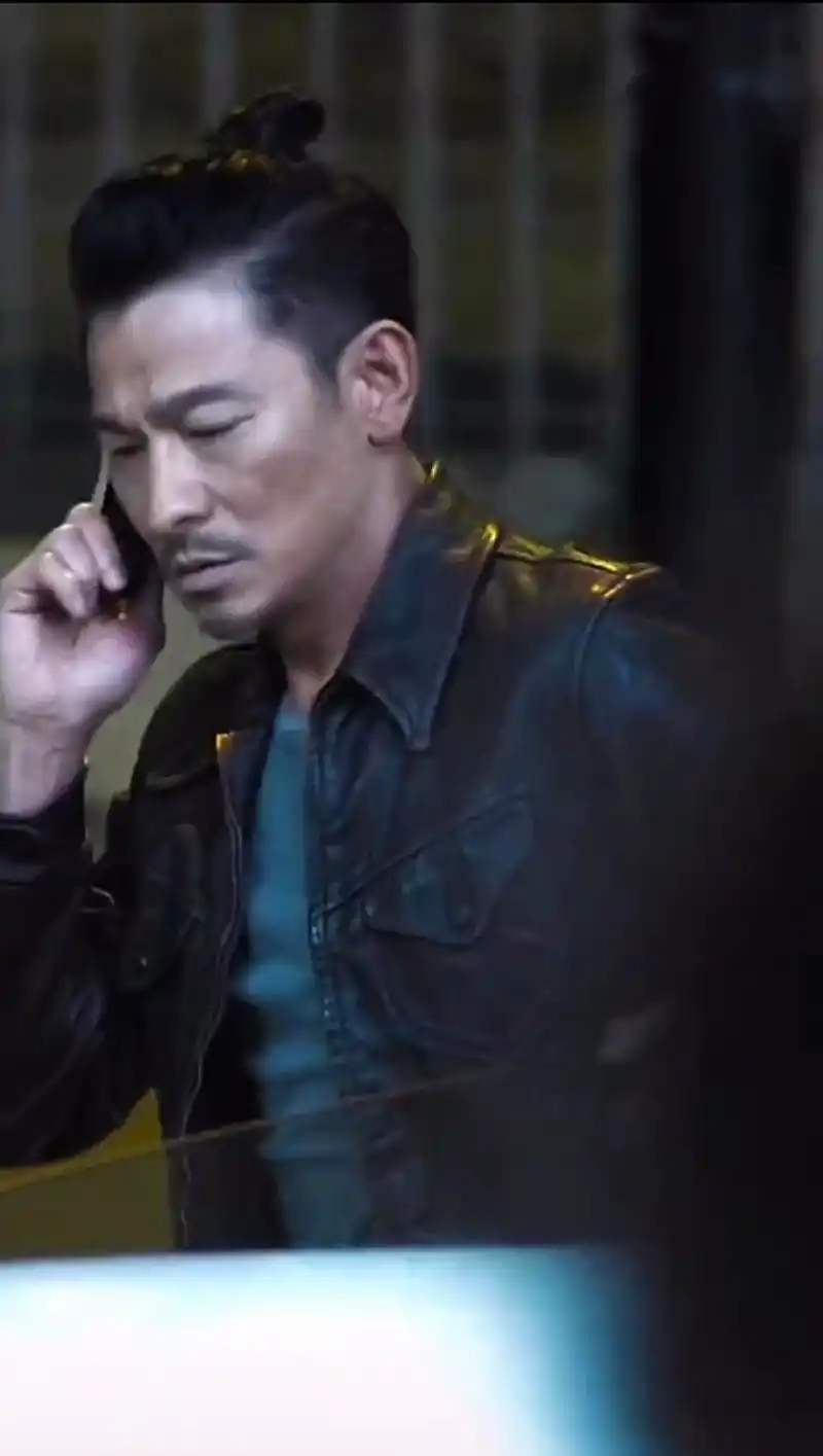 扎辫子留胡子的华仔好帅