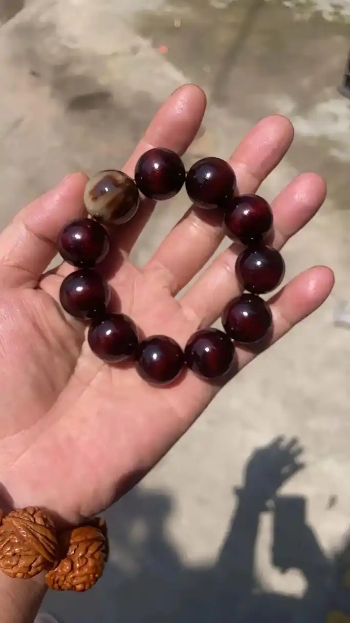 只要用心和耐心都能盘出特别漂亮有价值,看我这串琥珀木俗称松明子