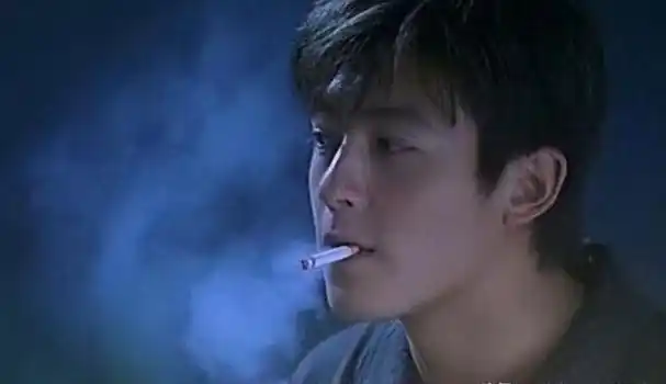 42岁谢霆锋,一生挚爱一人,撑起陈冠希之后港片半边天