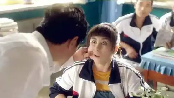 《夏洛特烦恼》袁华秋雅睡一起,夏洛为何没有生气?还