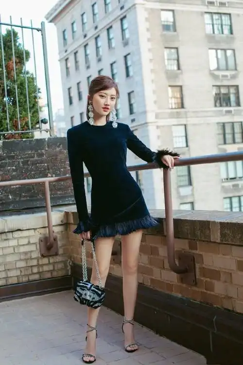 灵动感十足的女神景甜 晨光下的她魅力四射,网友:甜美到直舔屏!