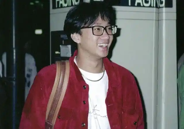 黄家驹温暖如冬日暖阳,十年创作之路让他成为不朽的音乐人