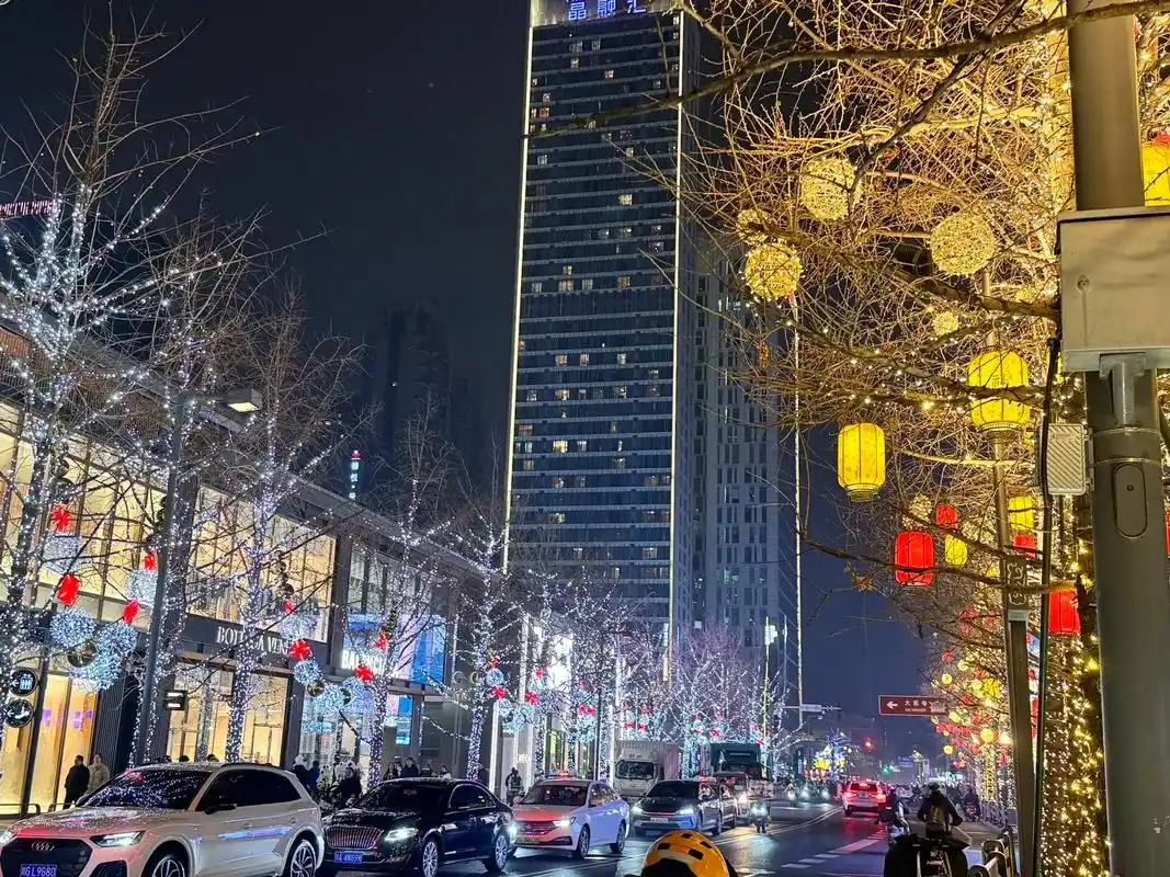 成都繁华的街道#城市的夜晚 - 抖音