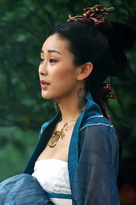 《越王勾践》热拍 周扬扮西施亭亭玉立(组图)