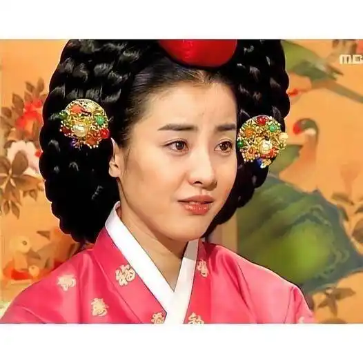 她是《大长今》的"连生",和商人离婚,带着双胞胎的她还好吗?