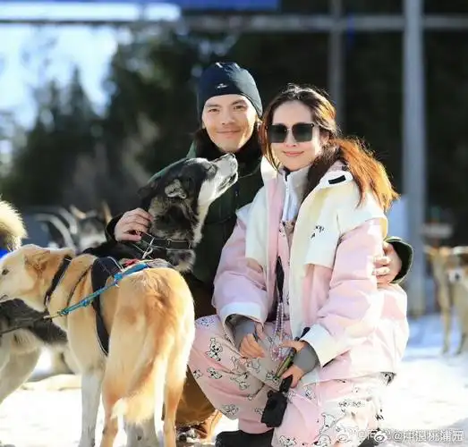 向佐感谢我家小两口圆满了他和郭碧婷##我家那闺女