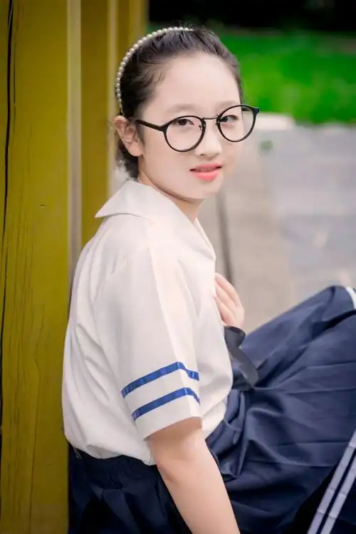 我家有女初长成_小羽十岁照