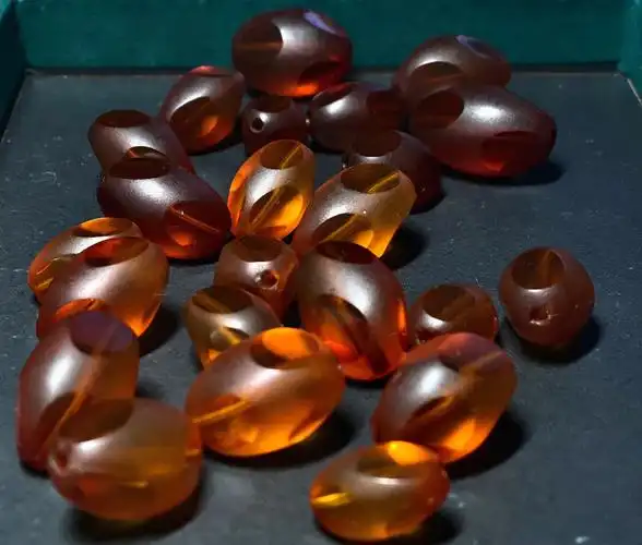 少见器型老琥珀