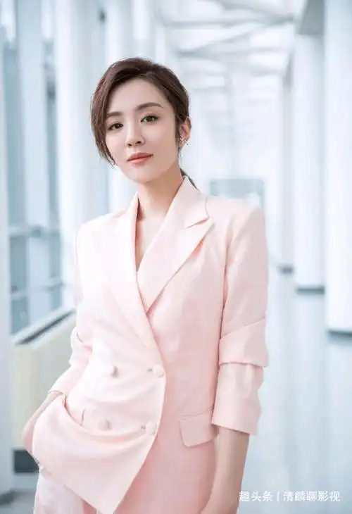 王晓晨清纯写真照,甜美迷人,女神范十足!_嘴唇_眼神_电视剧