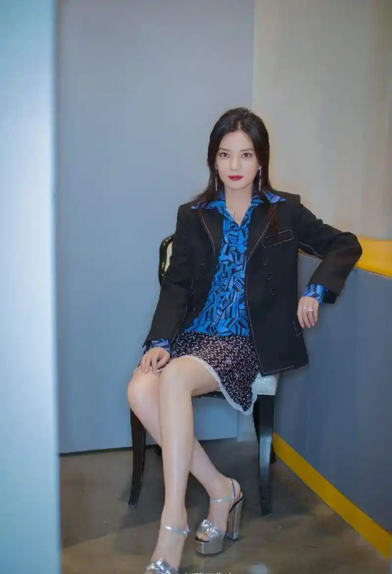 百封不死,赵薇才是娱乐圈真正的第一刚猛"小强"_明星代言_山东明星