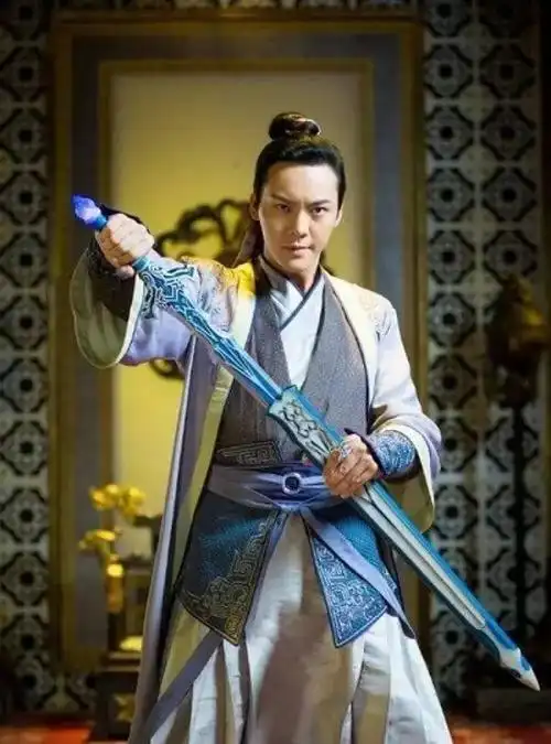 即便是古装戏,也依旧是翩翩君子.《得闲炒饭》里的mike.