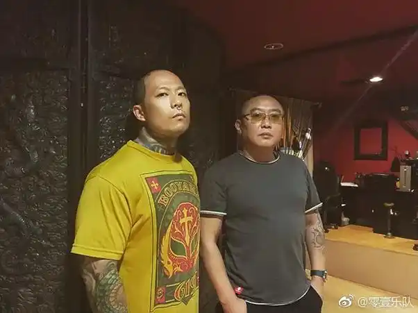 零壹乐队新专辑封面,由纹身大师傅海林手绘完成.这次我用的是真血