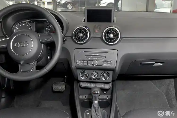 【奥迪a12014款sportback 30tfsi 技术型中控台整体汽车图片-汽车图片