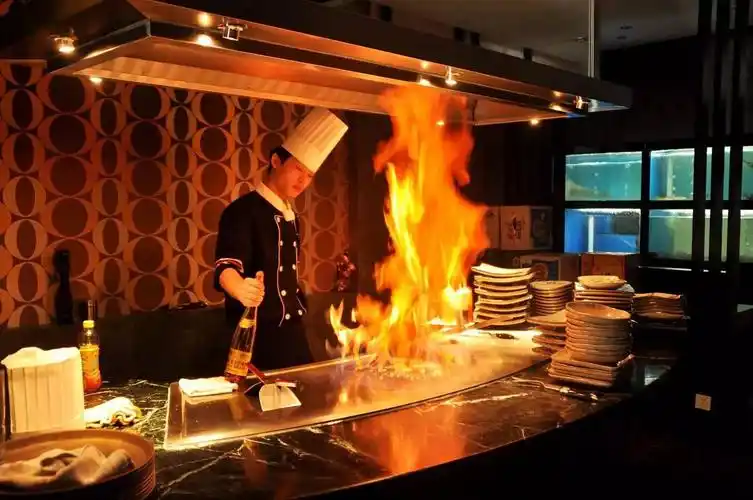 【yo食探】火爆全球的日本红花铁板烧benihana,你应该这样打开