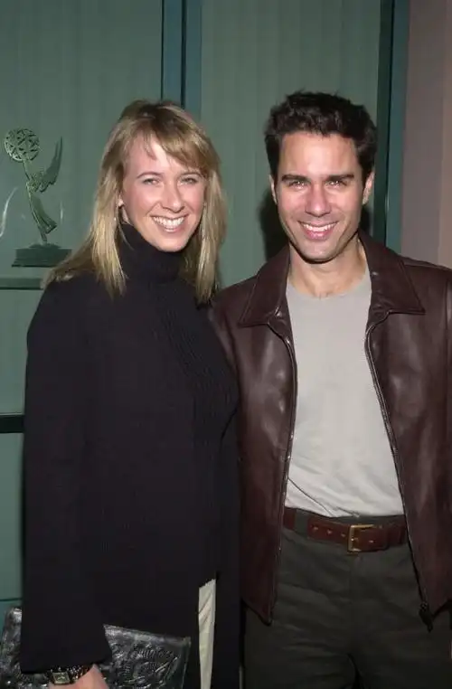 eric 麦科马克和妻子珍妮特 · 霍尔登