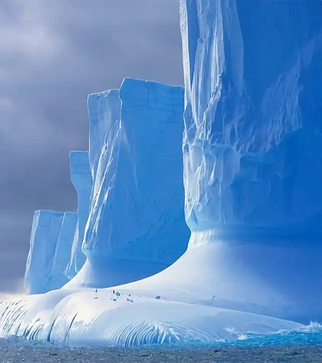 全球最大冰山正北移,上面可放8个新加坡,融化可灌满15个青海湖