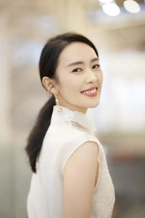 童瑶纯白优雅随性写真图片46