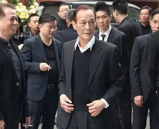 一些著名的香港影视圈人物,比如向华强,向华胜兄弟,和陈惠敏一样都是