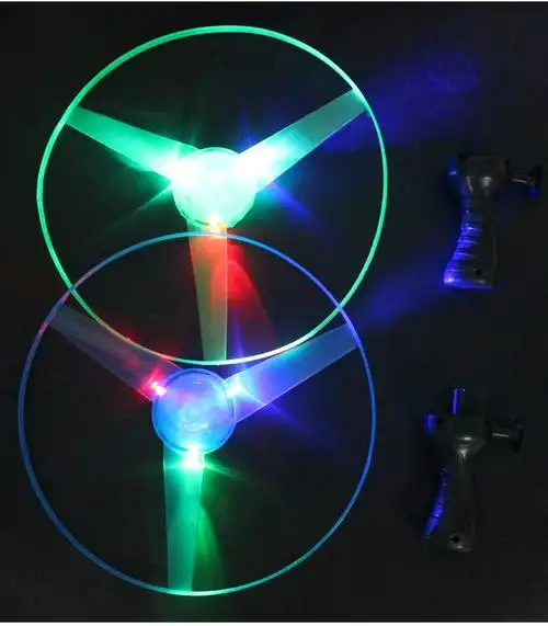 儿童手拉货源拉绳飞碟夜市玩具发光地摊户外中性闪光飞天仙子塑料