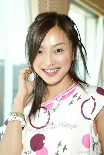 41岁的秦岚在《怪你过分美丽》中惊艳了时光!你和她差在哪?