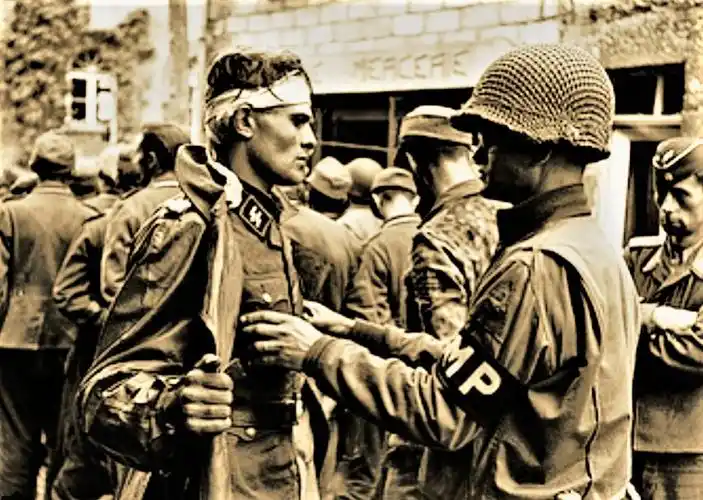 二战德军老照片:一路攻城掠地,展现了胜利之下的疯狂