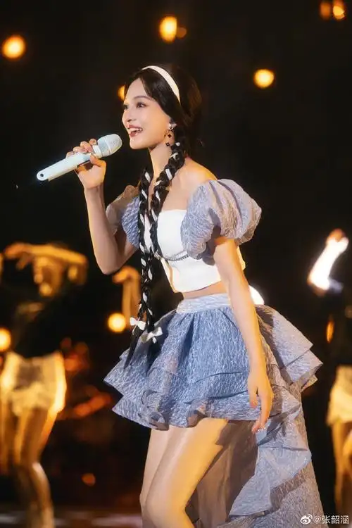 最后集齐所有造型图片的朋友会有神秘礼物哟#张韶涵寓言世界巡回演唱