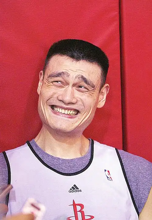 姚明表情包大放送 哪一张是他最想删除的?