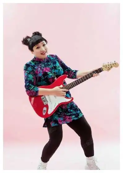 大家都知道,喜剧这个舞台上,演员们的压力都非常的大,在何晶晶退出