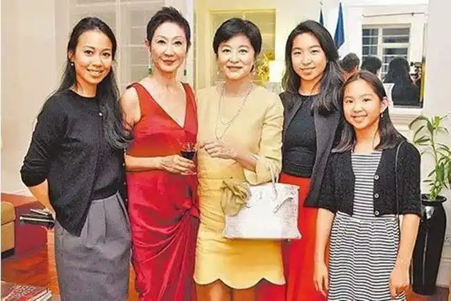 林青霞女儿近照曝光颜值却远不如继女网友邢李源基因太强大