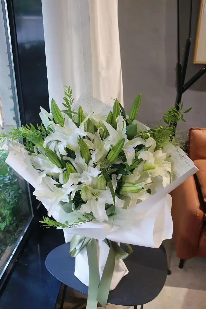 百年好合花束|白百合 送给新人的白百合花束 佳偶天成 永结同心