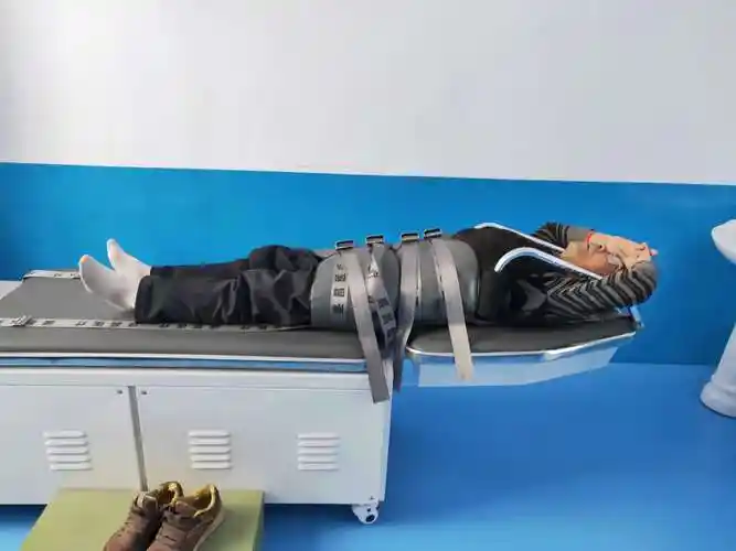 加重伴头晕7天入院,经过医生诊断为腰椎间盘突出症,腰椎诸椎体骨质