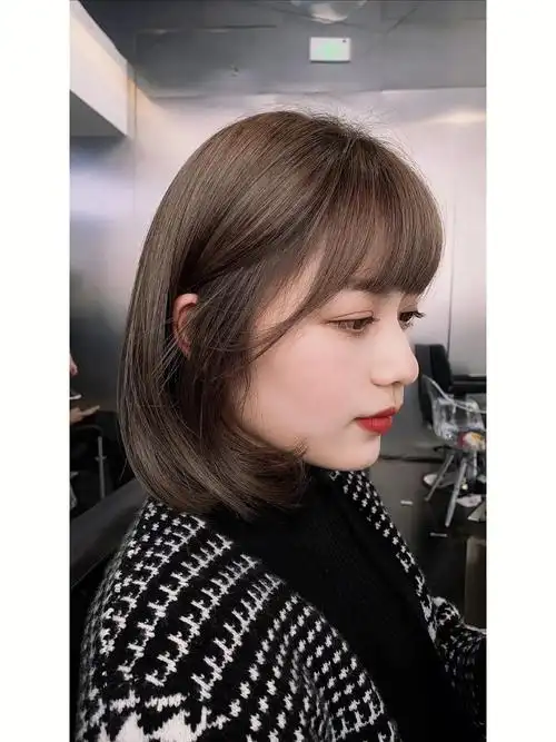 短发染发奶茶棕灰高级感显白