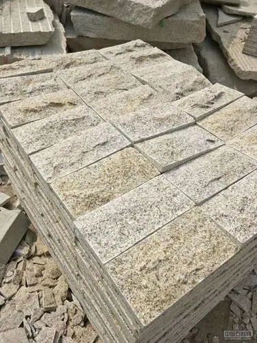 石材网 石材产品 花岗岩 > 黄锈石六边形板材