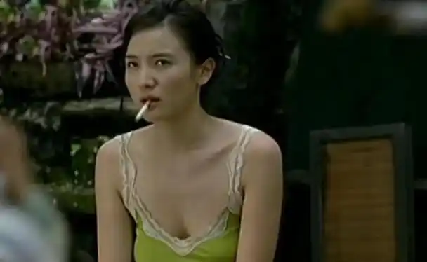 被43岁的小宋佳"生图"惊艳,她的美貌被低估,熟女的气质太绝了