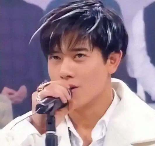 郭富城当年有多红?一个摇头火了三十多年,杰克逊都买过他唱片