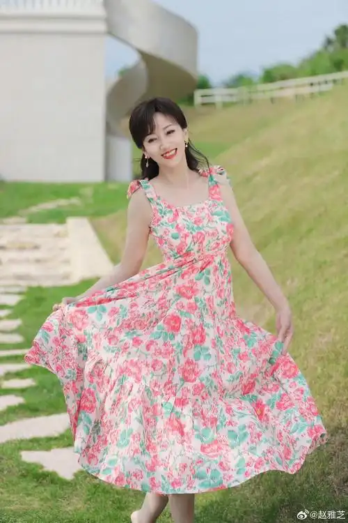 赵雅芝70岁生日照纤腰少女脸赛过40岁风姿真是人比花娇