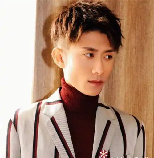 他也到了独立生活的年龄,很多粉丝都一直关注着张一山的生活状态和